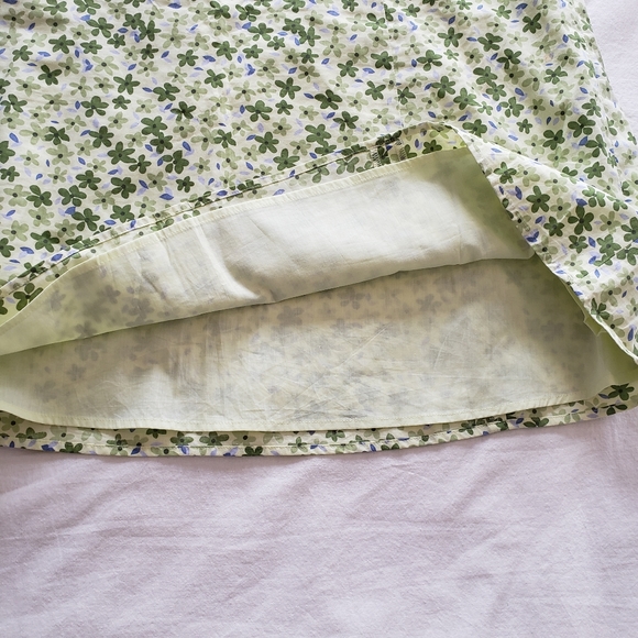 🌷Floral Skirt - Picture 4 of 6